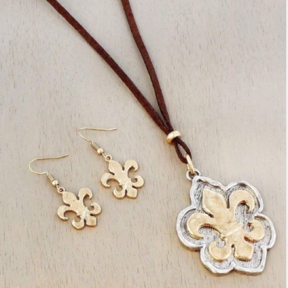 Jewelry - Two-Tone Fleur de Lis Pendant Cord